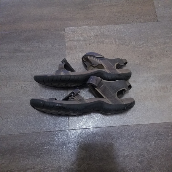 SOLD Teva Sandals Womens Size 7 - Picture 2 of 5